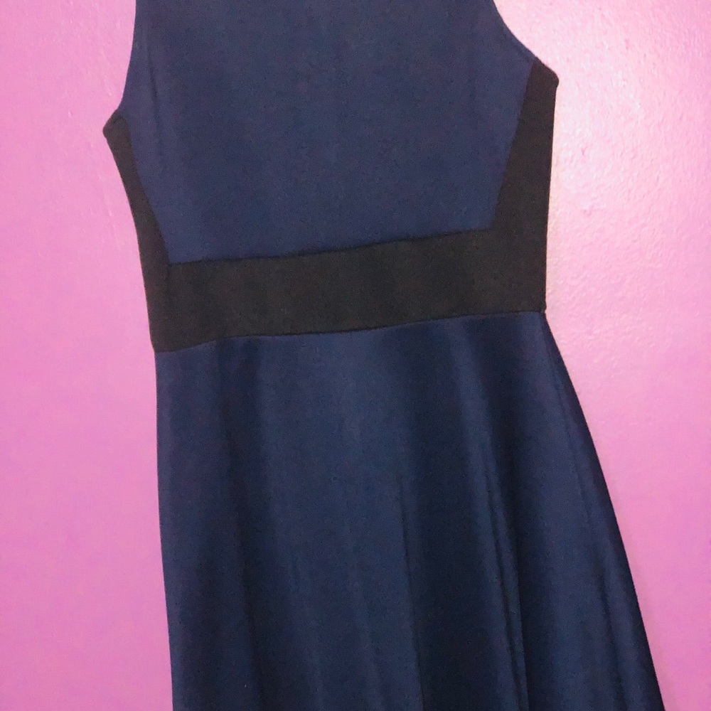 Dress - Picture 2 of 6